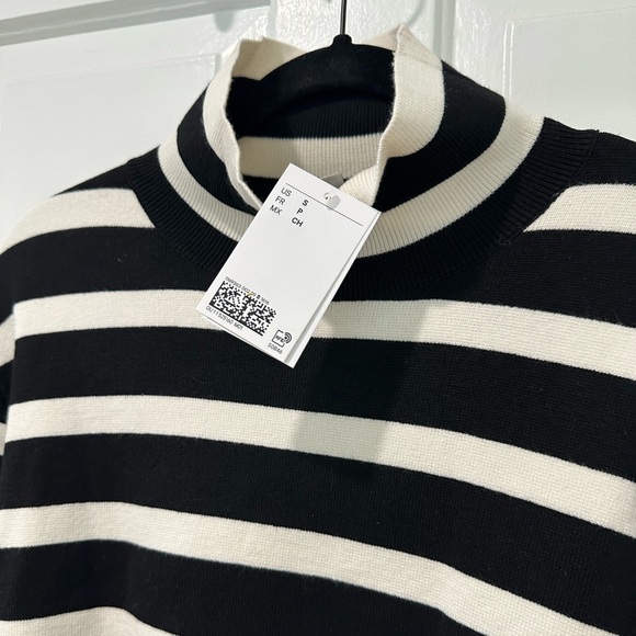 HM Striped Mock Turtleneck Sweater (S) - Picture 10 of 10
